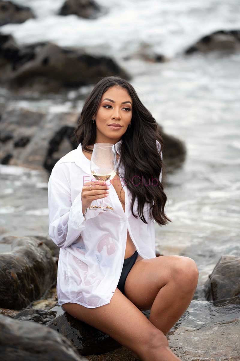 Juliana(Escorts Club)